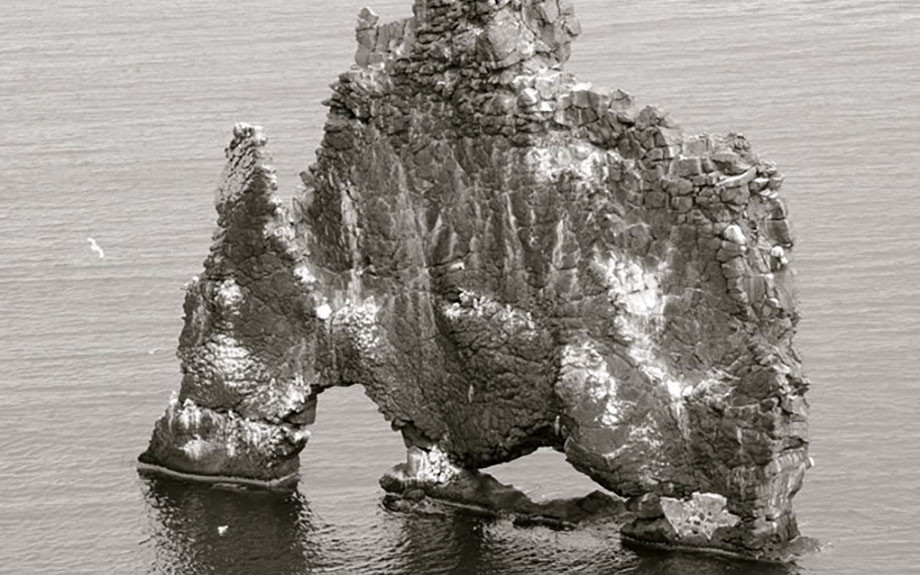 Faraglione di Hindisvik nella penisola di Vatnsnes - f.to by Marco C.